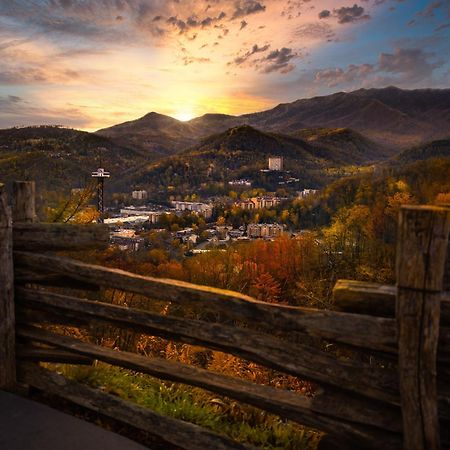 Suite Sensations, Hot Tub, Pool Table, 1089 Free Tickets Each Paid Day, Dollywood And More Pigeon Forge Kültér fotó