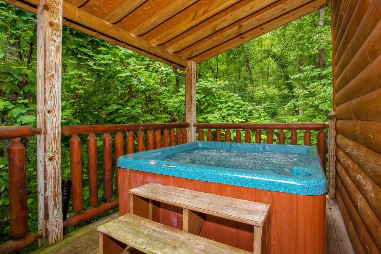 Suite Sensations, Hot Tub, Pool Table, 1089 Free Tickets Each Paid Day, Dollywood And More Pigeon Forge Kültér fotó