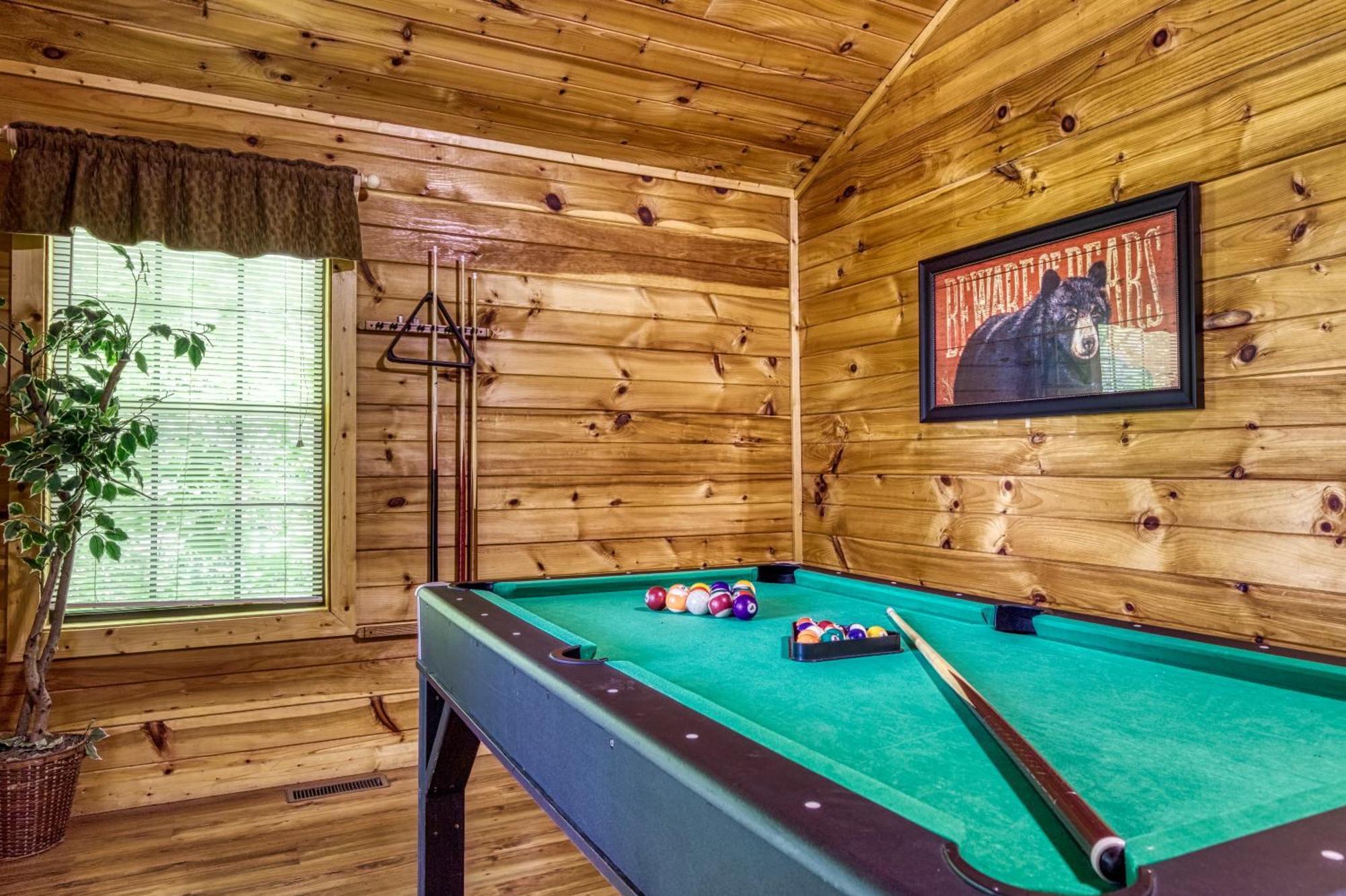 Suite Sensations, Hot Tub, Pool Table, 1089 Free Tickets Each Paid Day, Dollywood And More Pigeon Forge Kültér fotó