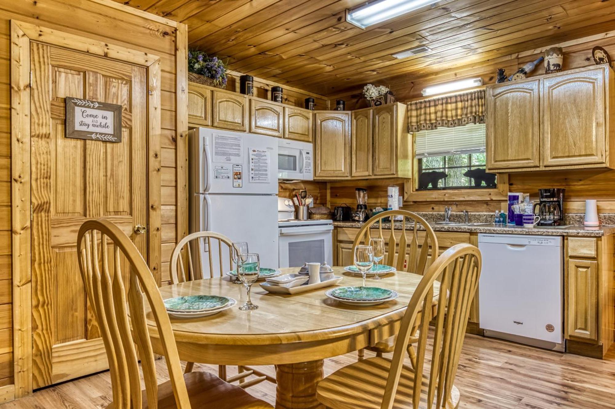 Suite Sensations, Hot Tub, Pool Table, 1089 Free Tickets Each Paid Day, Dollywood And More Pigeon Forge Kültér fotó
