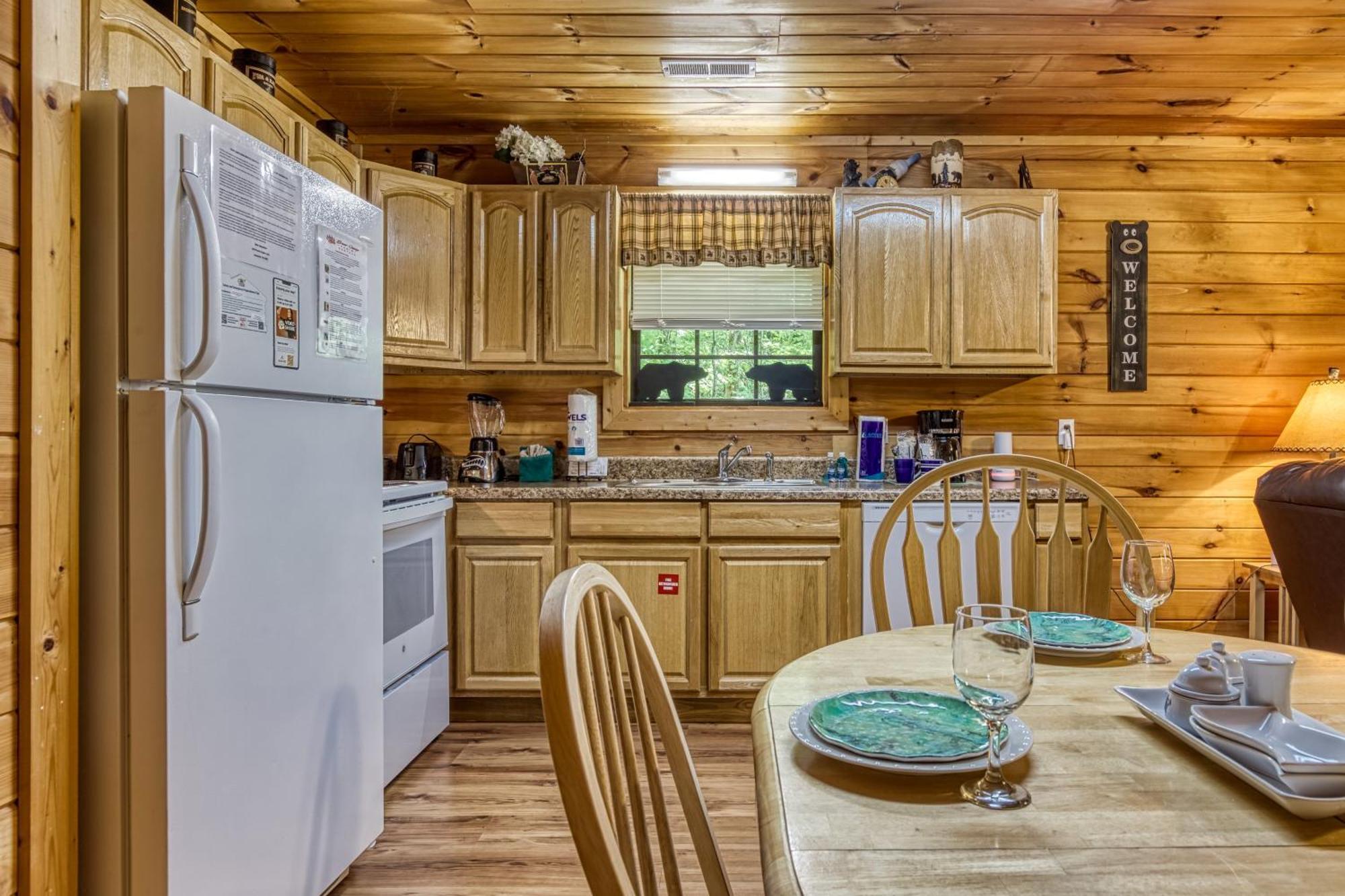 Suite Sensations, Hot Tub, Pool Table, 1089 Free Tickets Each Paid Day, Dollywood And More Pigeon Forge Kültér fotó